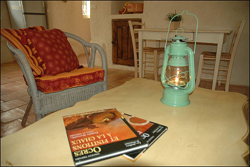 Living room table - Gite in Luberon