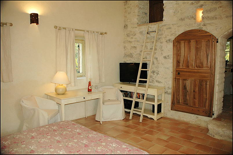 Master bedroom - Gite rental in Luberon