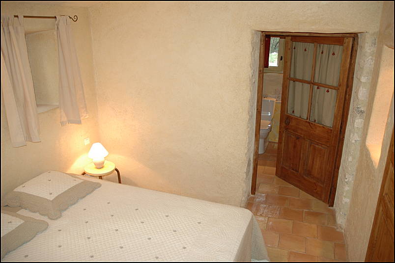 Second bedroom - House to rent in Luberon near Apt