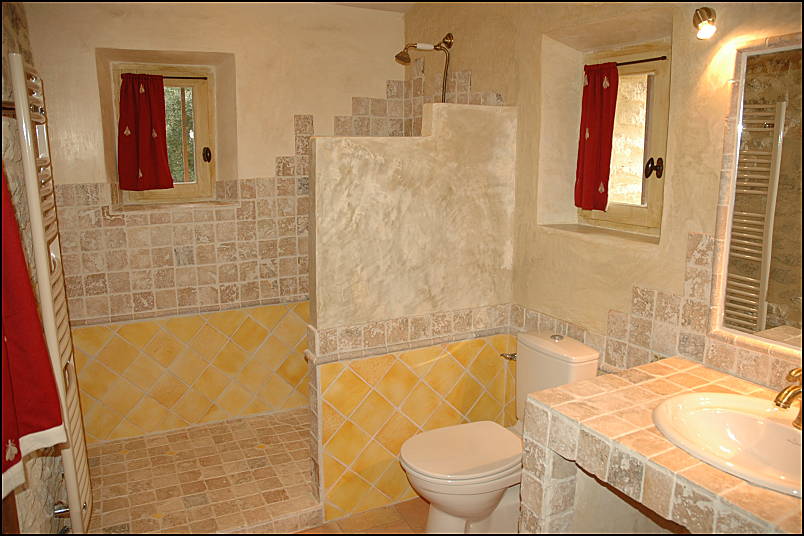 Second bathroom Italian stucs - Holiday rental in Luberon