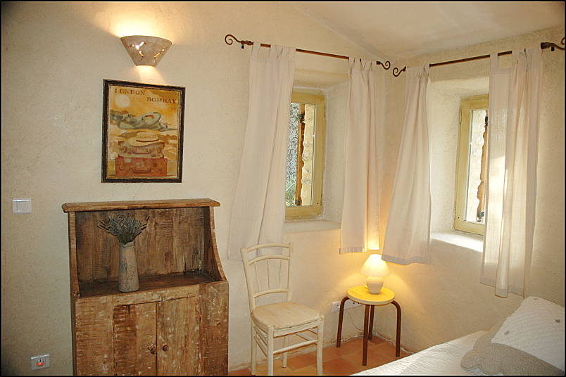 Second bedroom - Home rental in Provence