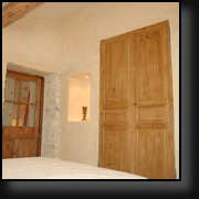 Second bedroom ancient doors - Vacation home to rent in Luberon