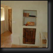 Niche in the wall, and arched hallway - Home in Provence