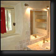 Second bathroom - Stone cottage to let in Luberon